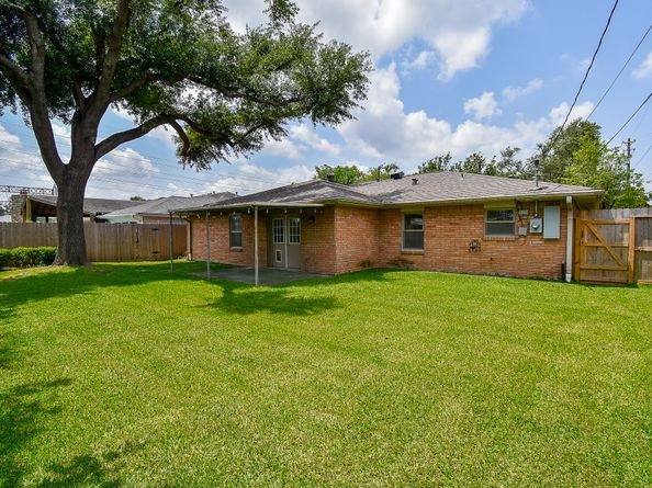 1406 Foxwood Road, Houston TX 77008
