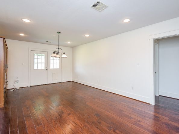 1406 Foxwood Road, Houston TX 77008