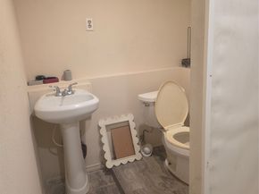 5206 Robertson Street, Houston TX 77009