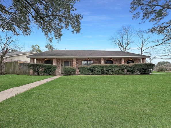 15815 La Cabana Drive, Houston TX 77062