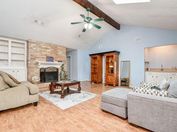 15727 Beechnut Street, Houston TX 77083
