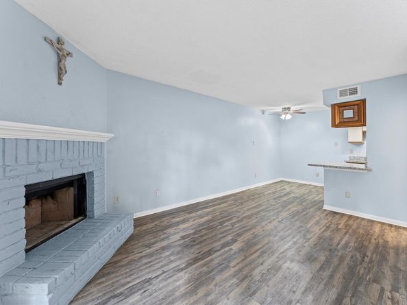 7402 Alabonson Road 303, Houston TX 77088