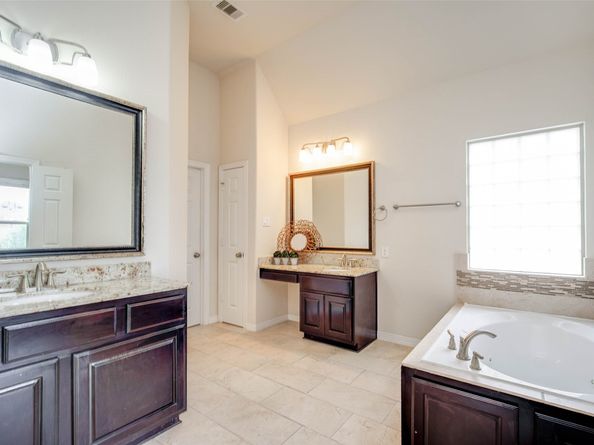 2710 Shadybrook Meadow Drive, Houston TX 77080