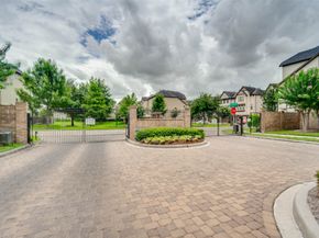 2710 Shadybrook Meadow Drive, Houston TX 77080