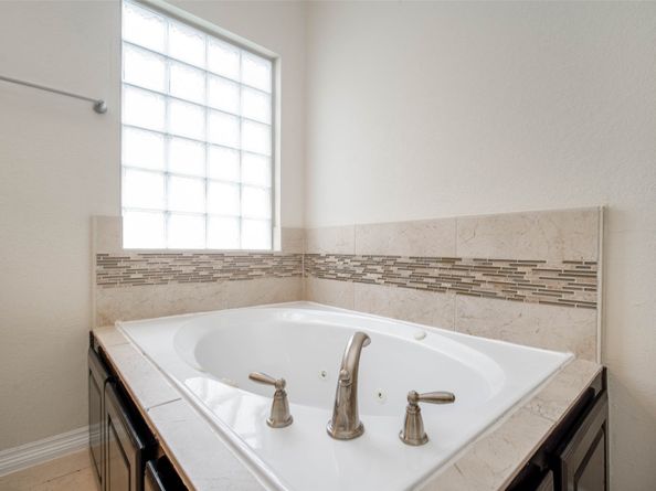 2710 Shadybrook Meadow Drive, Houston TX 77080