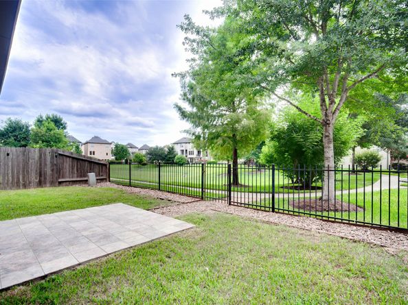 2710 Shadybrook Meadow Drive, Houston TX 77080