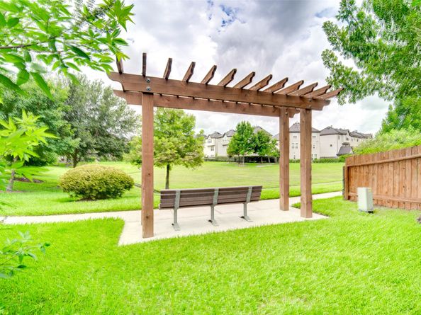 2710 Shadybrook Meadow Drive, Houston TX 77080
