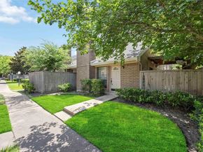 13882 Hollowgreen Drive 810, Houston TX 77082