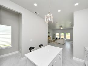 8151 - 8161 Crestview Dr, Houston TX 77028