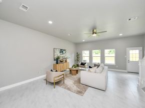 8151 - 8161 Crestview Dr, Houston TX 77028