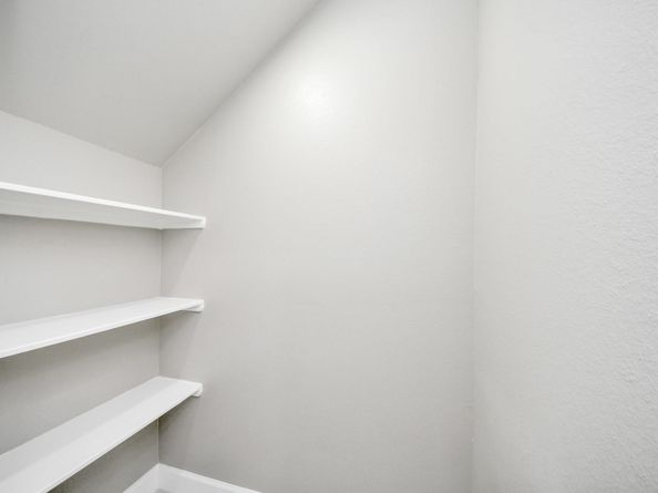 8151 - 8161 Crestview Dr, Houston TX 77028