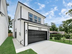 8151 - 8161 Crestview Dr, Houston TX 77028