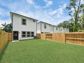 8151 - 8161 Crestview Dr, Houston TX 77028