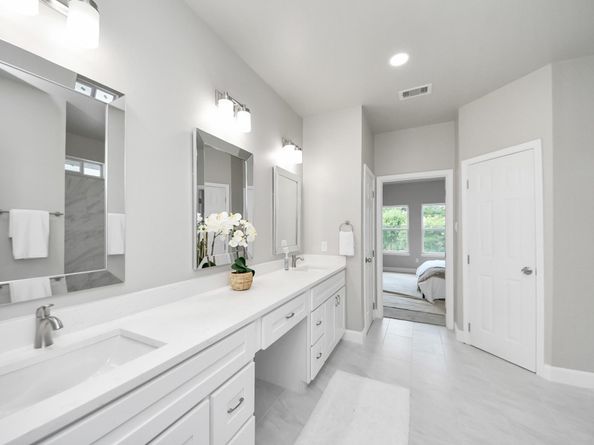 8151 - 8161 Crestview Dr, Houston TX 77028