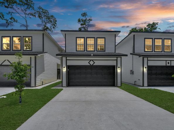 8151 - 8161 Crestview Dr, Houston TX 77028