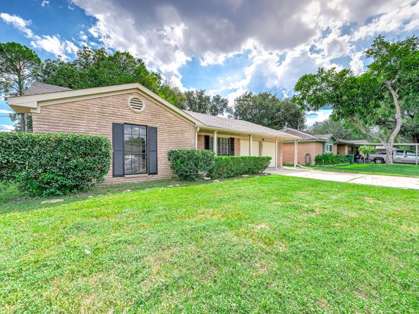 7607 Grape Street, Houston TX 77074