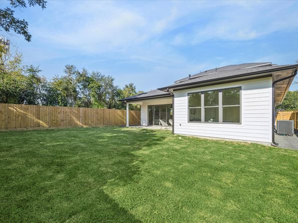 6634 Sylvan Street, Houston TX 77023