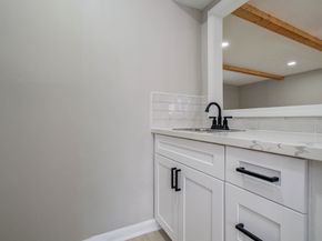 4735 Theall Road, Houston TX 77066