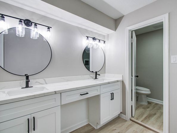 4735 Theall Road, Houston TX 77066