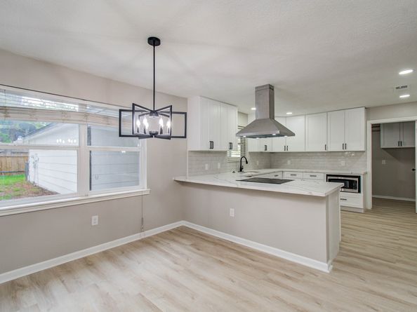 4735 Theall Road, Houston TX 77066