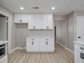 4735 Theall Road, Houston TX 77066