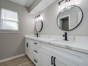 4735 Theall Road, Houston TX 77066