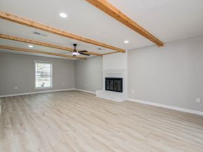 4735 Theall Road, Houston TX 77066