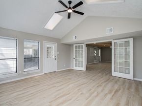 4735 Theall Road, Houston TX 77066