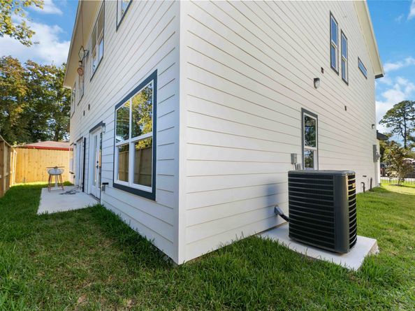 7129 Springdale Street A/B, Houston TX 77028