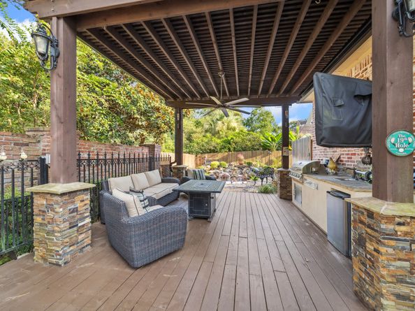 15 Forest Green Trail, Kingwood TX 77339