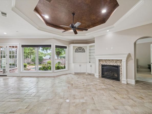 15 Forest Green Trail, Kingwood TX 77339