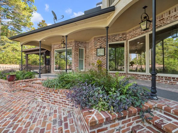 15 Forest Green Trail, Kingwood TX 77339