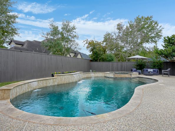 14 Winsome Path Circle, The Woodlands TX 77382