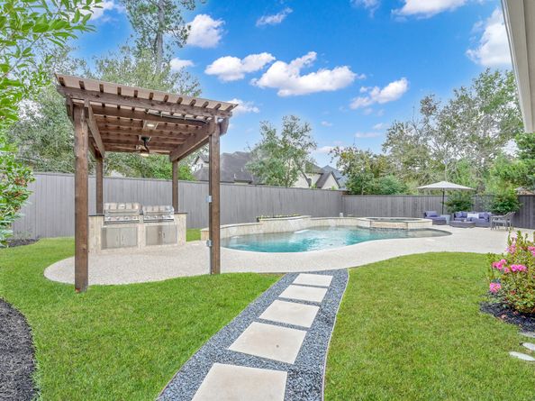 14 Winsome Path Circle, The Woodlands TX 77382