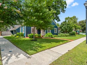 1102 Winston Street, Houston TX 77009