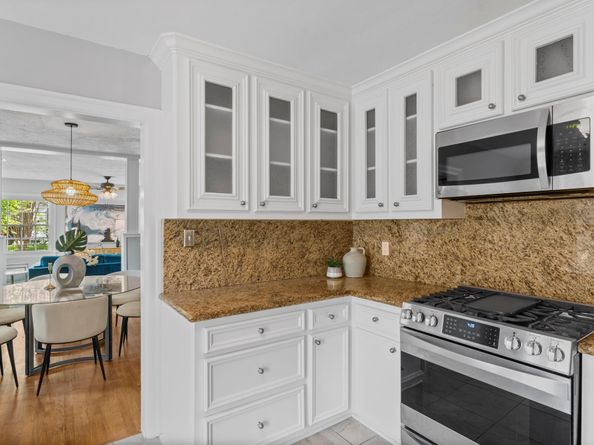 1102 Winston Street, Houston TX 77009