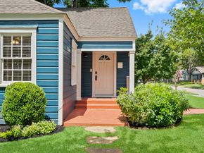 1102 Winston Street, Houston TX 77009