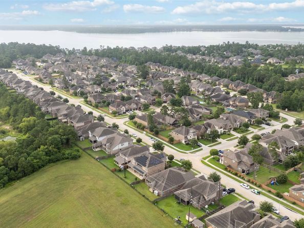 13721 Northline Lake Drive, Houston TX 77044