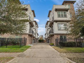 1615 Rosewood Street, Houston TX 77004