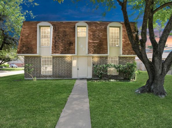 203 Kirkaldy Drive, Houston TX 77015