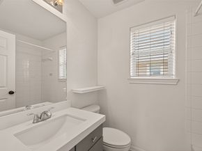 218 Plaza Del Sol Park, Houston TX 77020