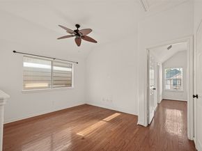 218 Plaza Del Sol Park, Houston TX 77020