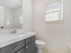 218 Plaza Del Sol Park, Houston TX 77020