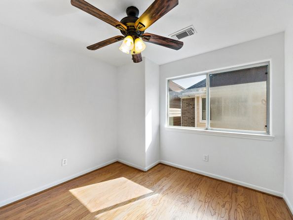 218 Plaza Del Sol Park, Houston TX 77020