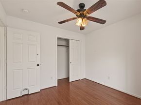 218 Plaza Del Sol Park, Houston TX 77020