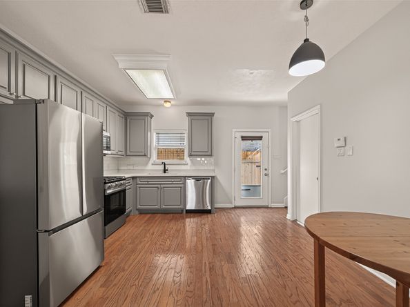 218 Plaza Del Sol Park, Houston TX 77020