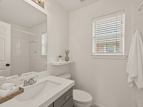 218 Plaza Del Sol Park, Houston TX 77020