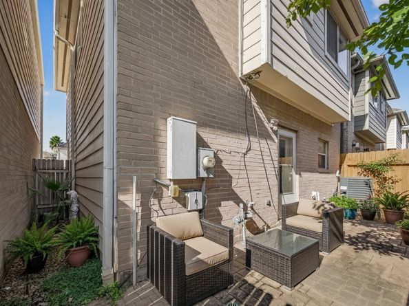 218 Plaza Del Sol Park, Houston TX 77020