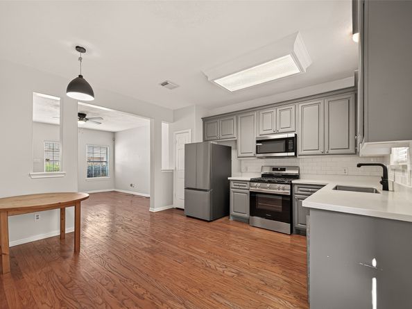 218 Plaza Del Sol Park, Houston TX 77020