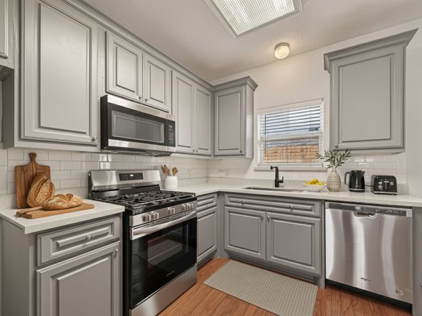 218 Plaza Del Sol Park, Houston TX 77020